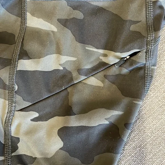 Athleta Green Camo Contender 7/8 Tight Leggings - Picture 6 of 13